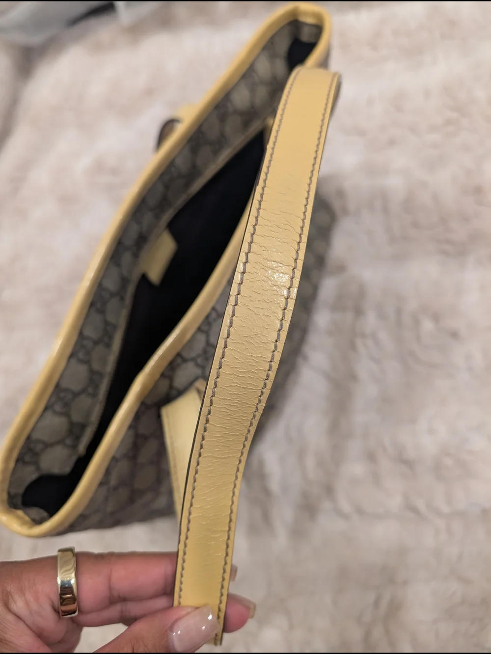 Gucci Beige Monogram Tote Bag - Beige/Yellow Trim